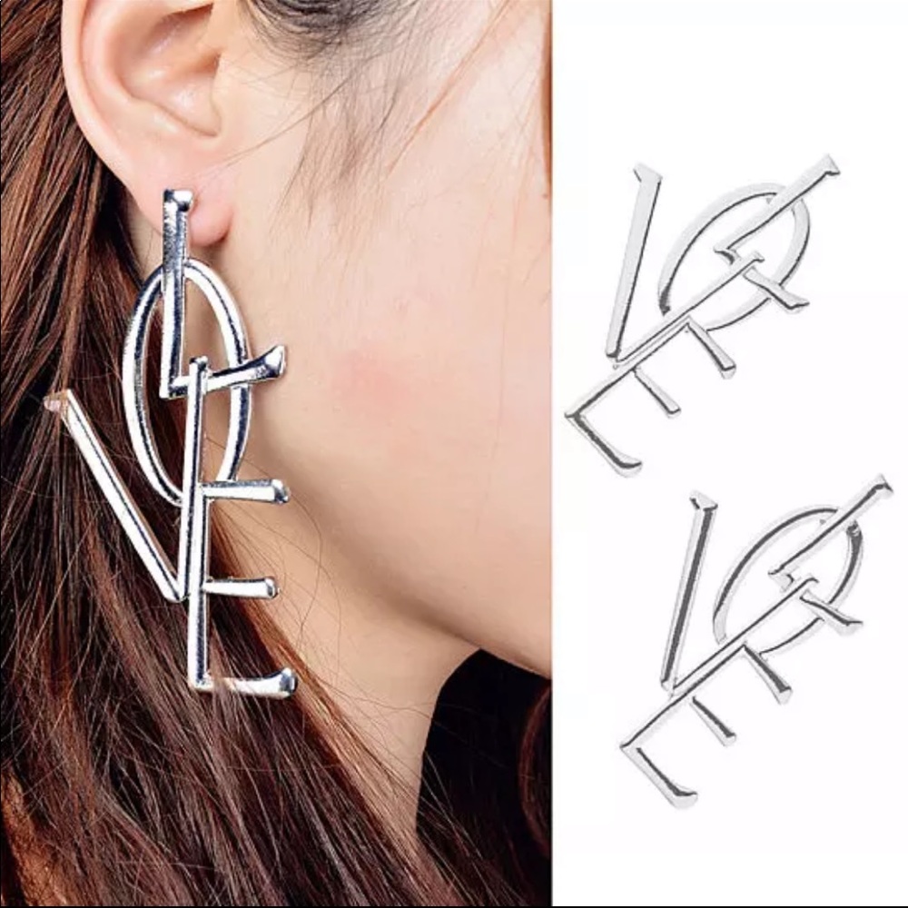 New Women’s Romantic LOVE Stud Earrings - Picture 4 of 12